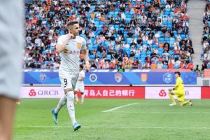 终结6轮不胜！铜梁龙1-0送海牛三连败 肯帕努精彩兜射制胜